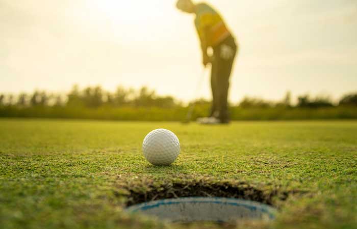 golf green putting