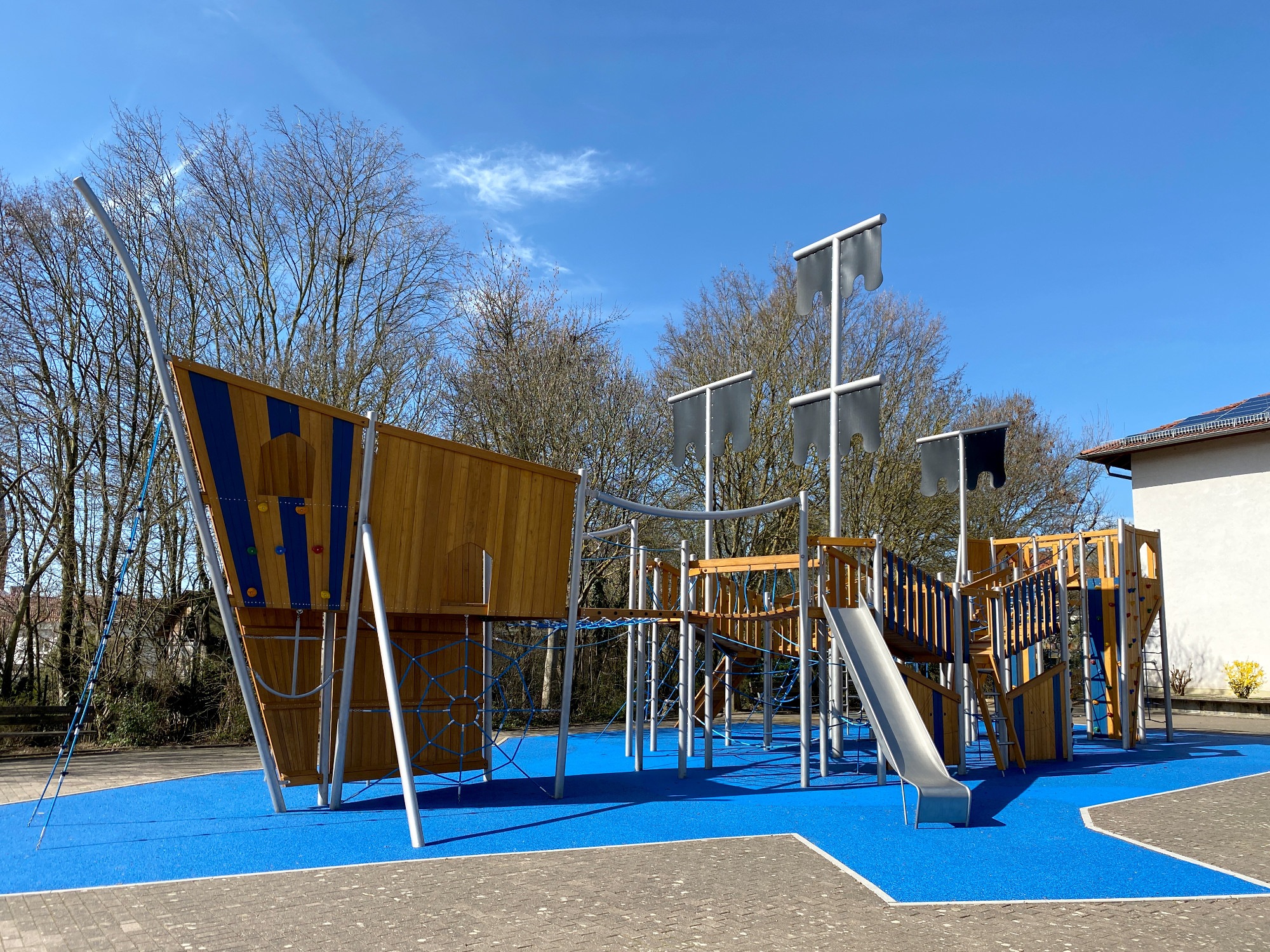 large ship multiplay playground equipment