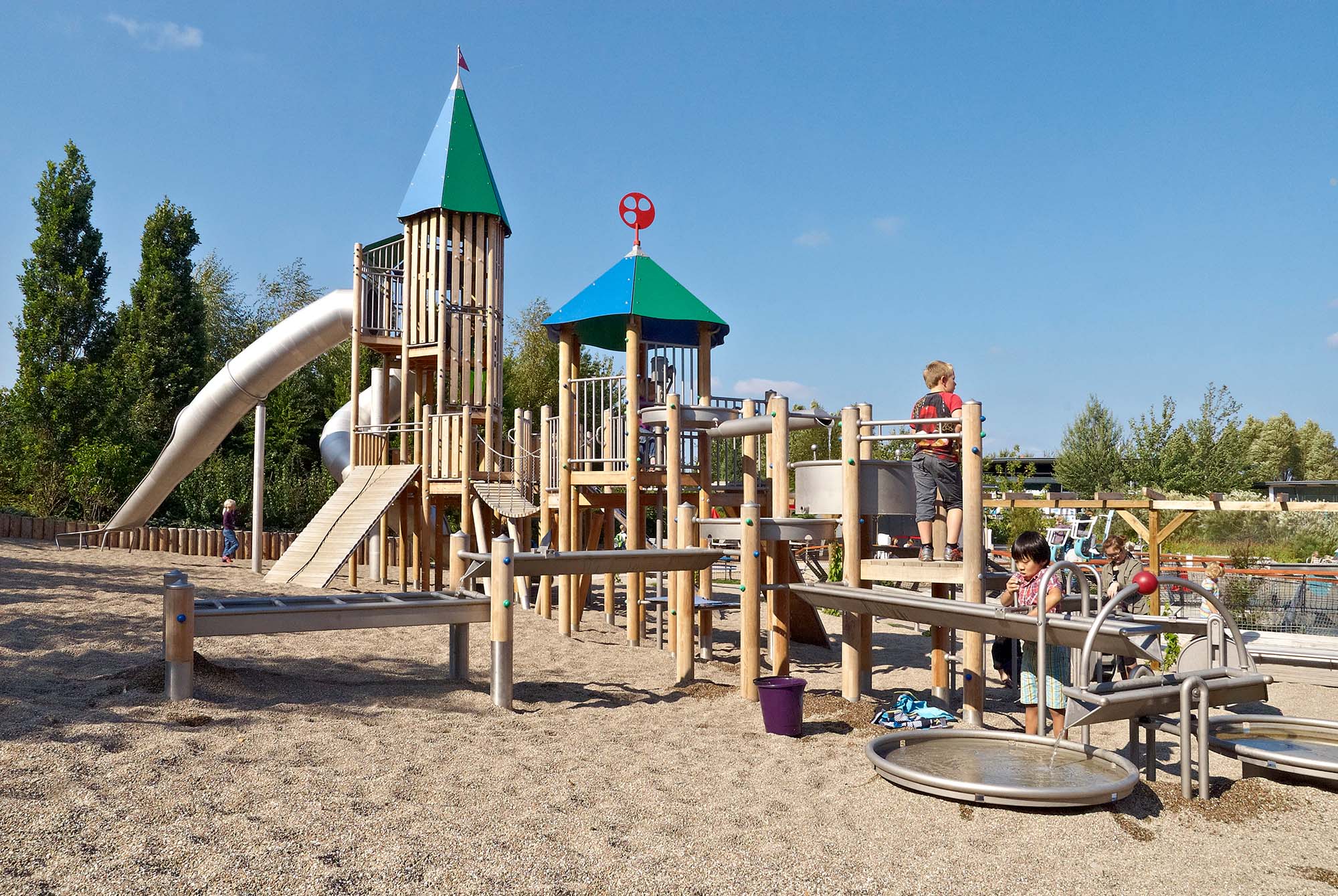 playground equipment made with glue laminated robinia