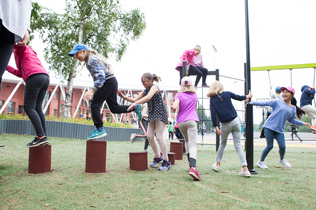 playground trim trail